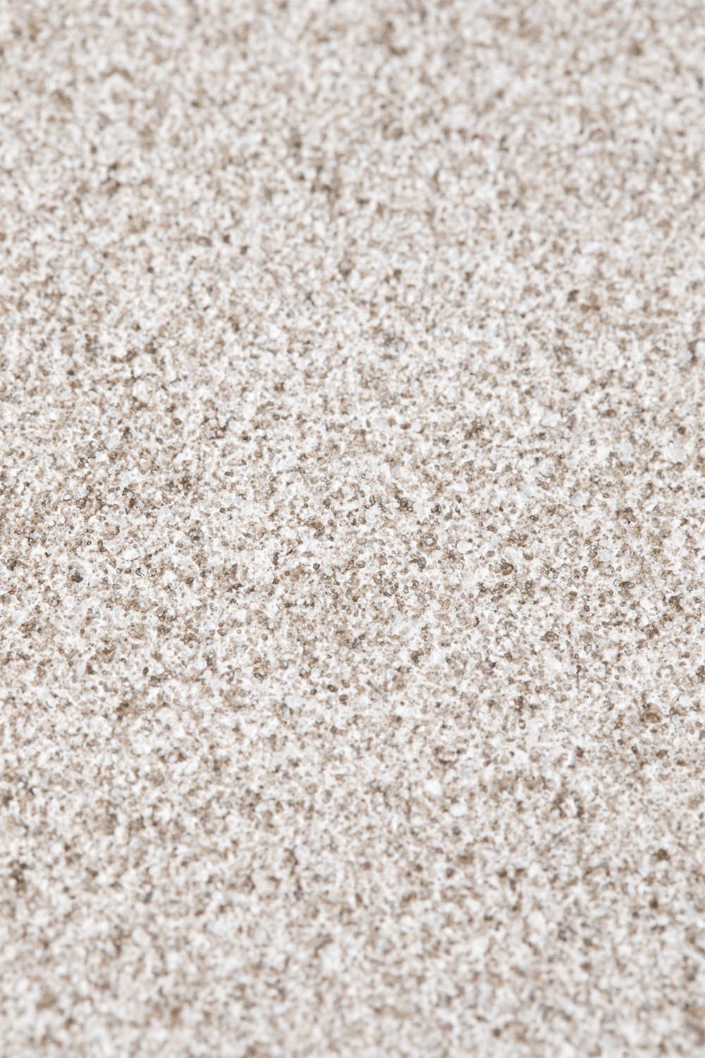 Minimalistinis cementinis staliukas NORUIRO 45 cm moderniame interjere