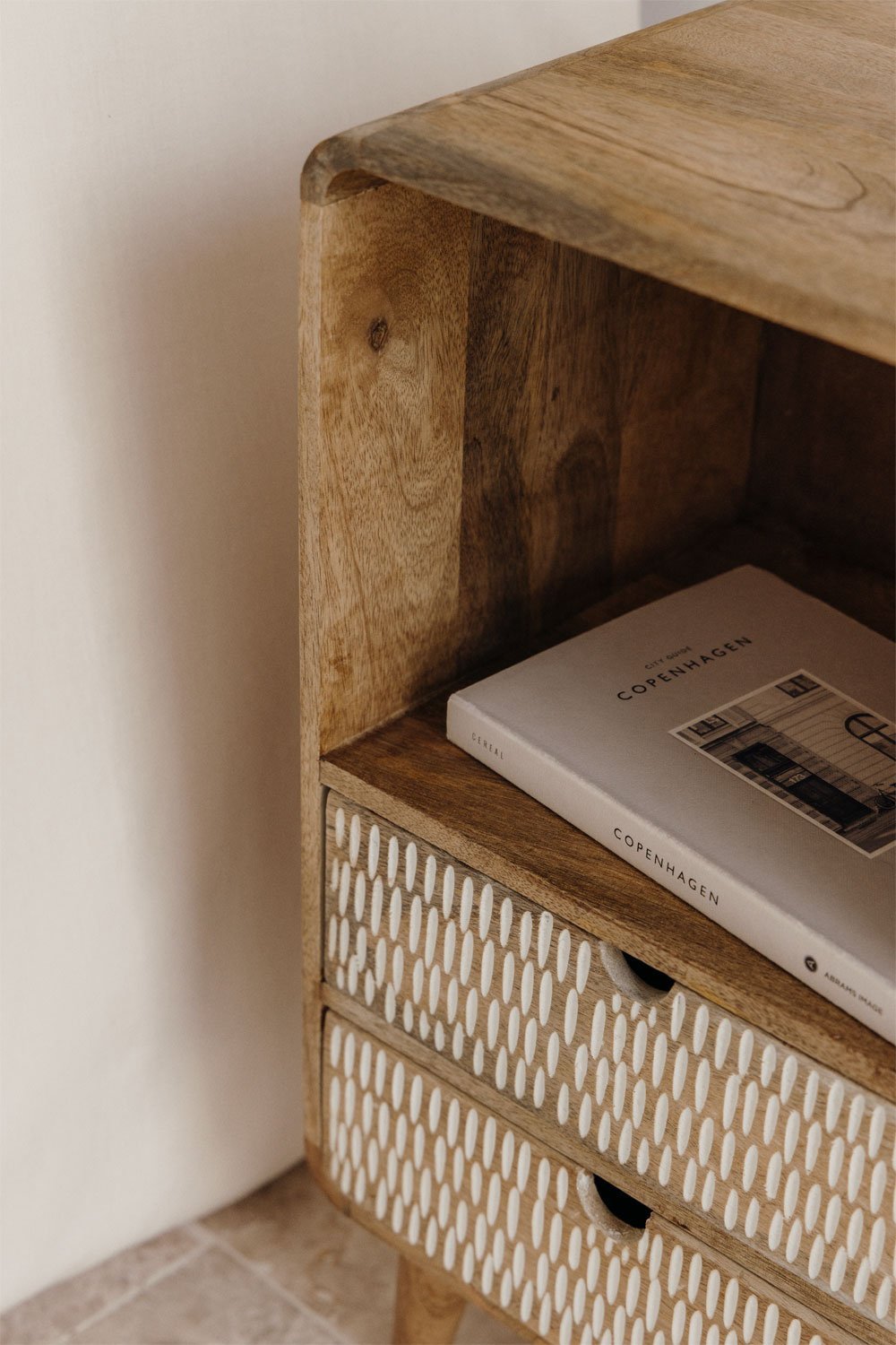 Naktinė spintelė KOREORO su stalčiumi ir atvira lentyna