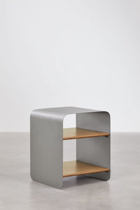 Naktinė spintelė MIRAARO 40x40 cm vaizdas iš priekio su lentynomis