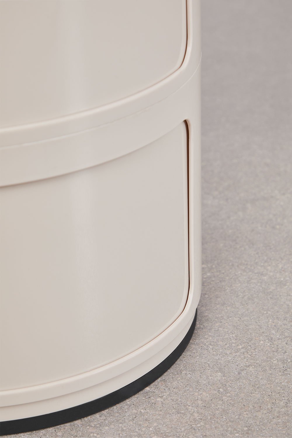 Apvali naktinė spintelė SARUORA, tapiokos