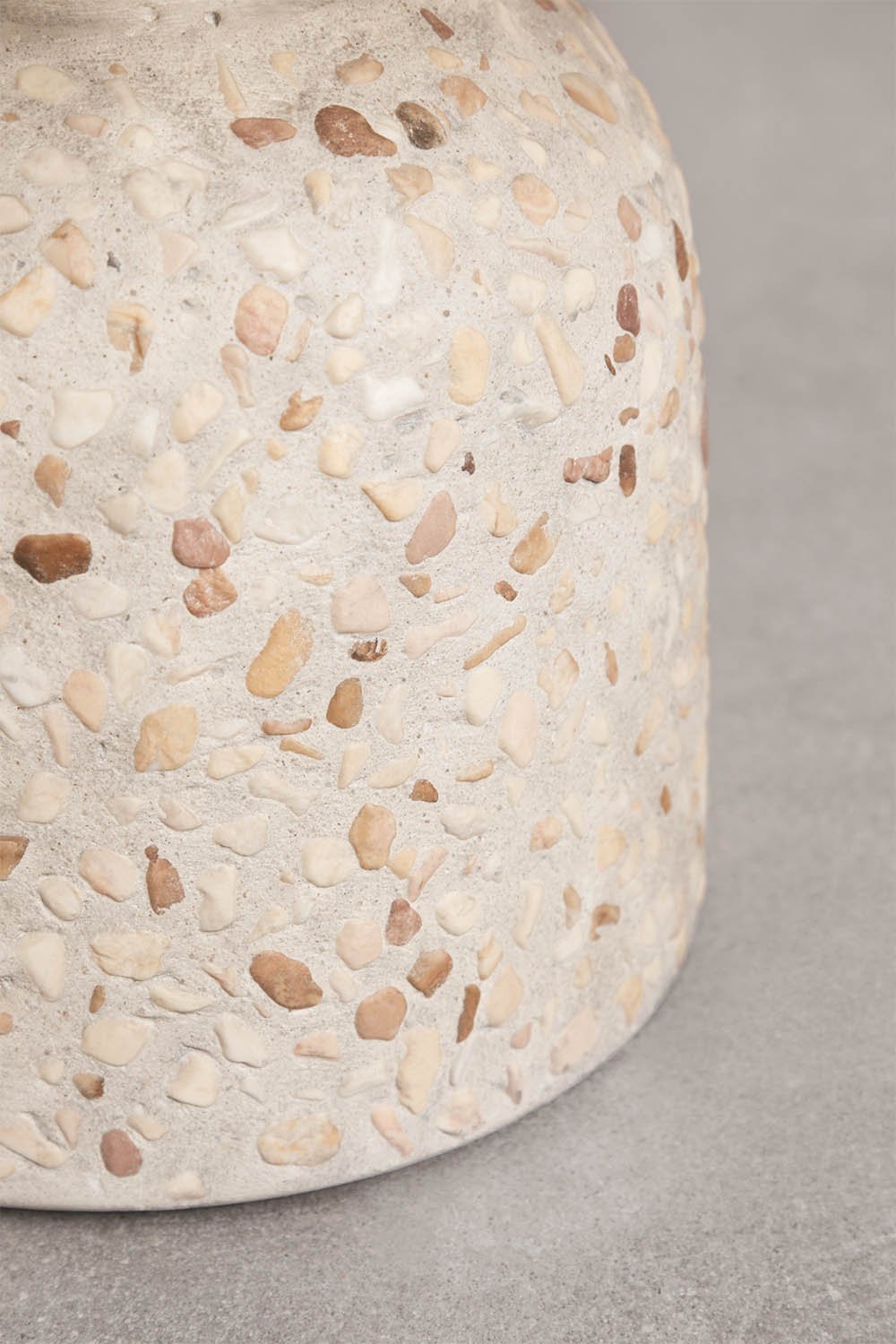 Naktinis staliukas KARIORA prie lovos