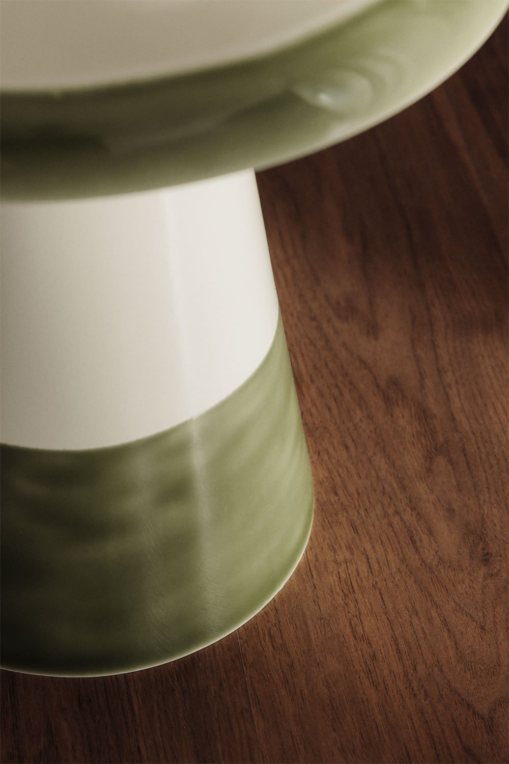 Metaline konstrukcija apvali spintelė TAROENA 40 cm miegamajame