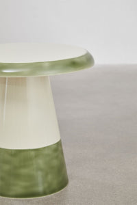 Naktinė spintelė TAROENA 40 cm su patogiu paviršiumi smulkmenoms