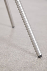 Naktinis staliukas ORVAINO apvalus stalviršis vaizde iš viršaus