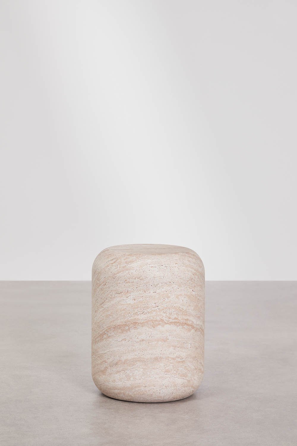 Naktinis staliukas ORVIURA cemento tekstūros detalė