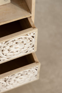 Boho stiliaus naktinė spintelė FENEORA 35x30 cm tvarkingam miegamajam