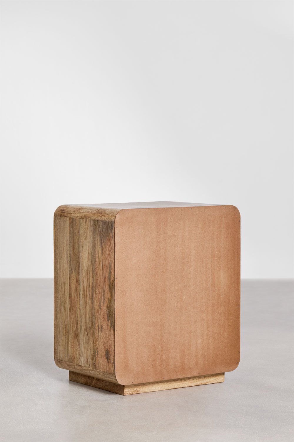 Naktinis staliukas VALUUNO funkcionalus miegamojo akcentas interjere