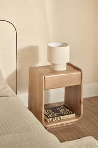 Naktinė spintelė MAROARO 40x30 cm su stalčiumi šalia lovos