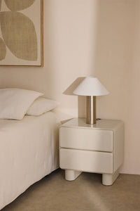 Naktinė spintelė KELOARO 50x40 cm su dviem stalčiais prie lovos