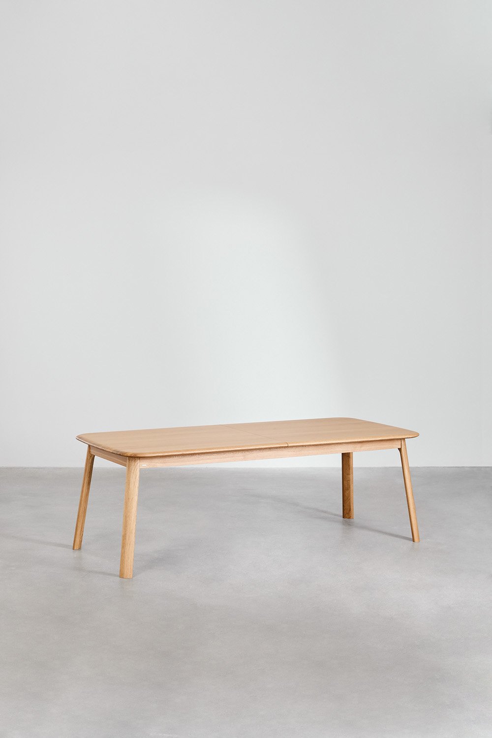 Išskleistas stalas FENUORA didesniam svečių skaičiui