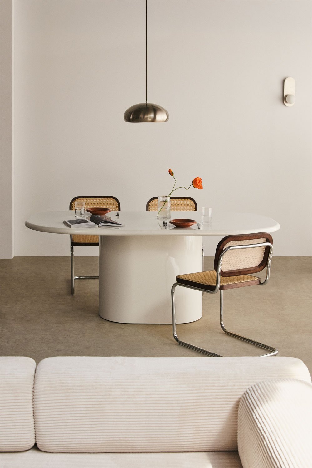 Valgomojo stalas KOREENA ovalus valgomojo stalas 200x105 cm iš MDF talpiems susibūrimams