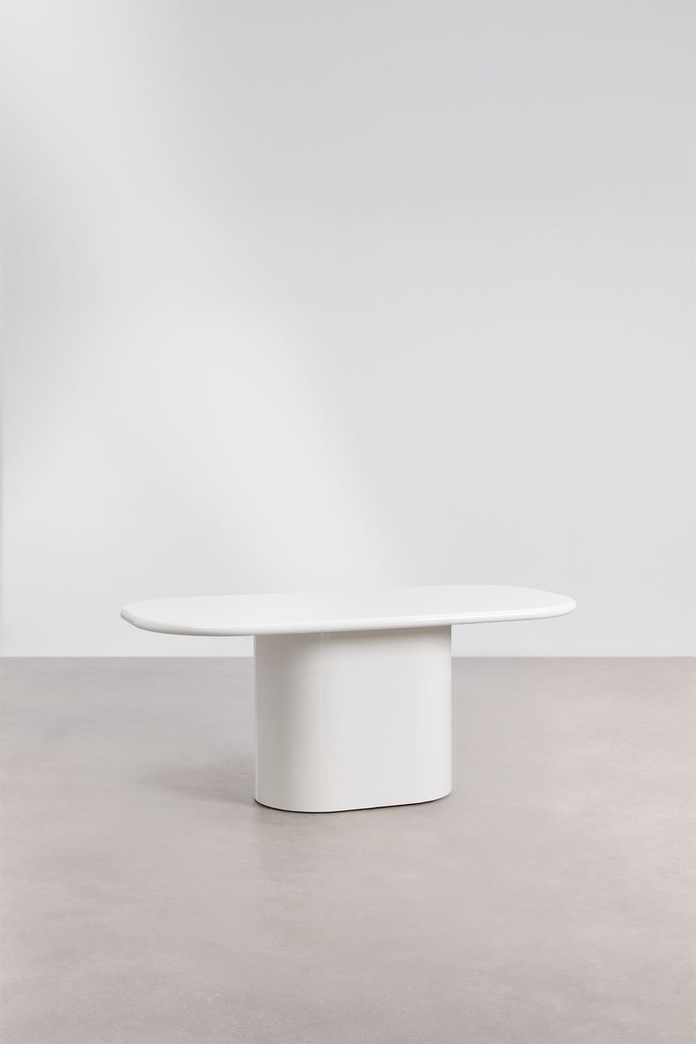 Valgomojo stalas KOREENA viršaus vaizdas su dideliu ovaliu stalviršiu