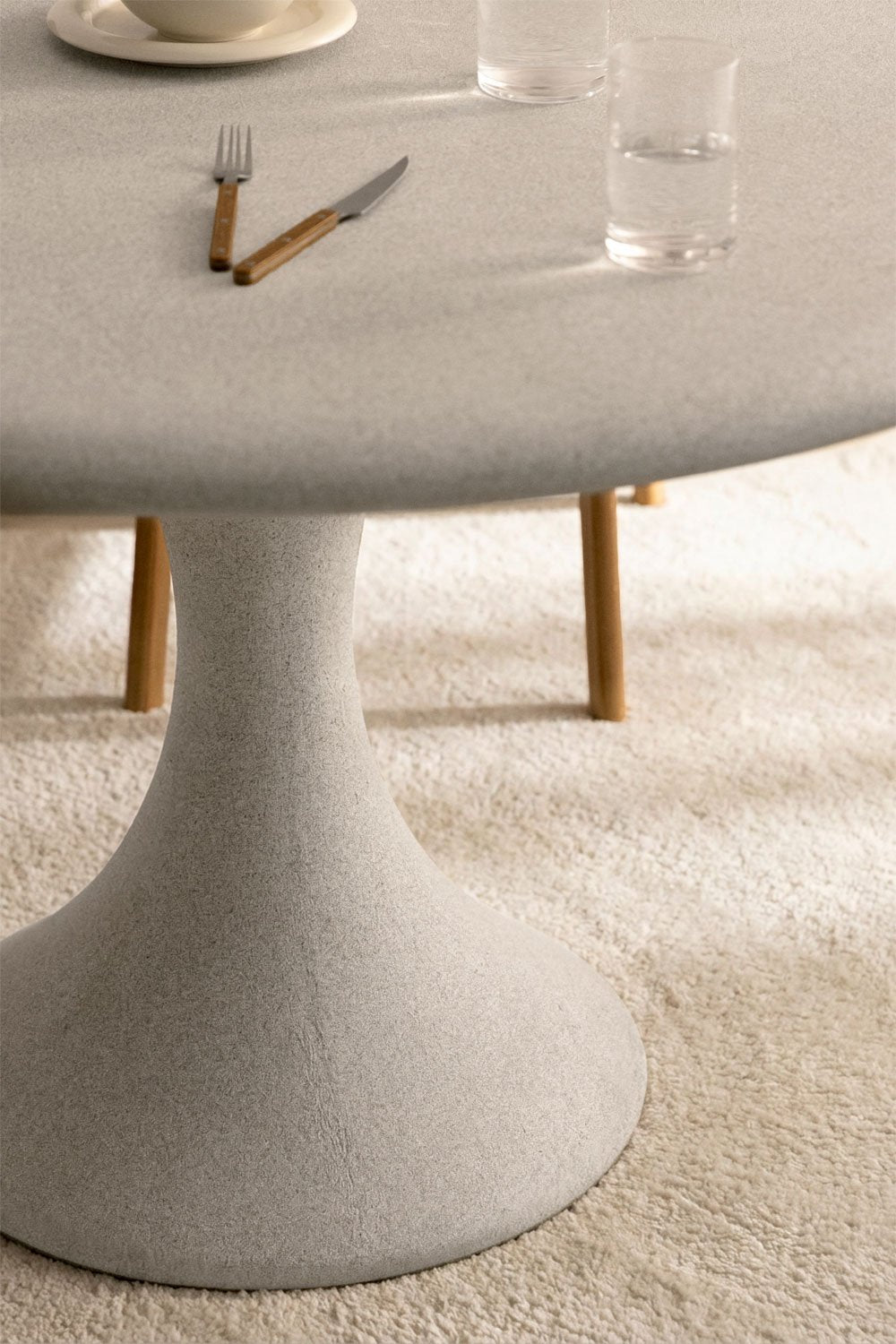 Valgomojo stalas ARVUERO vaizdas iš šono