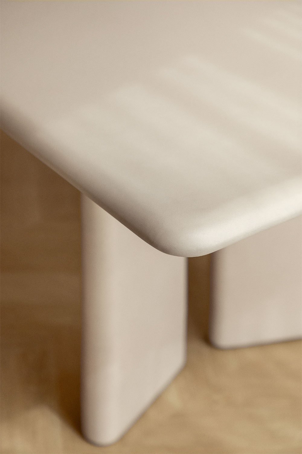 Erdvus valgomojo stalas RIVUORO 240x100 cm moderniame interjere