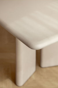 Erdvus valgomojo stalas RIVUORO 240x100 cm moderniame interjere