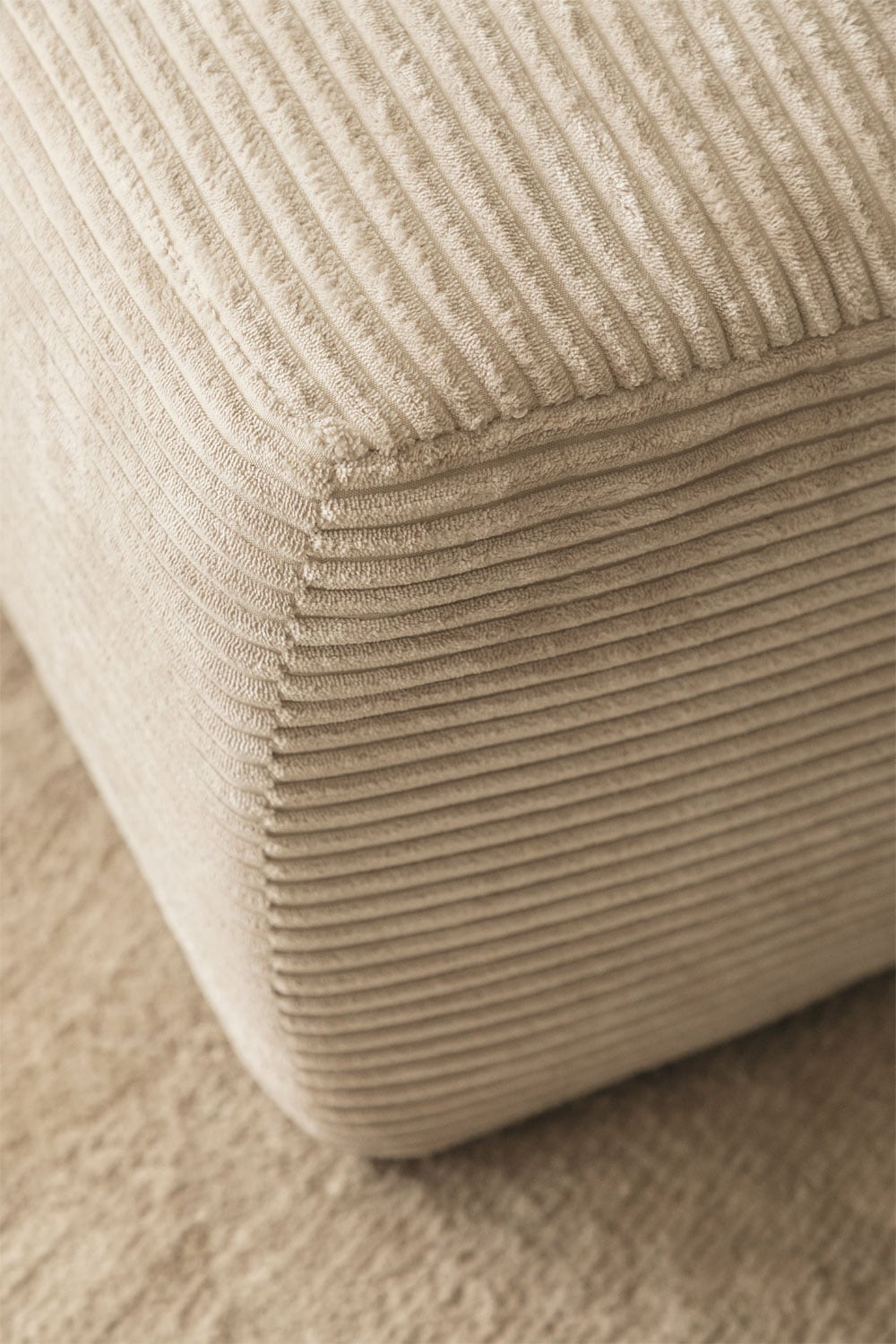 Modulinė sofa TEMPLENA jaukiame svetainės interjere