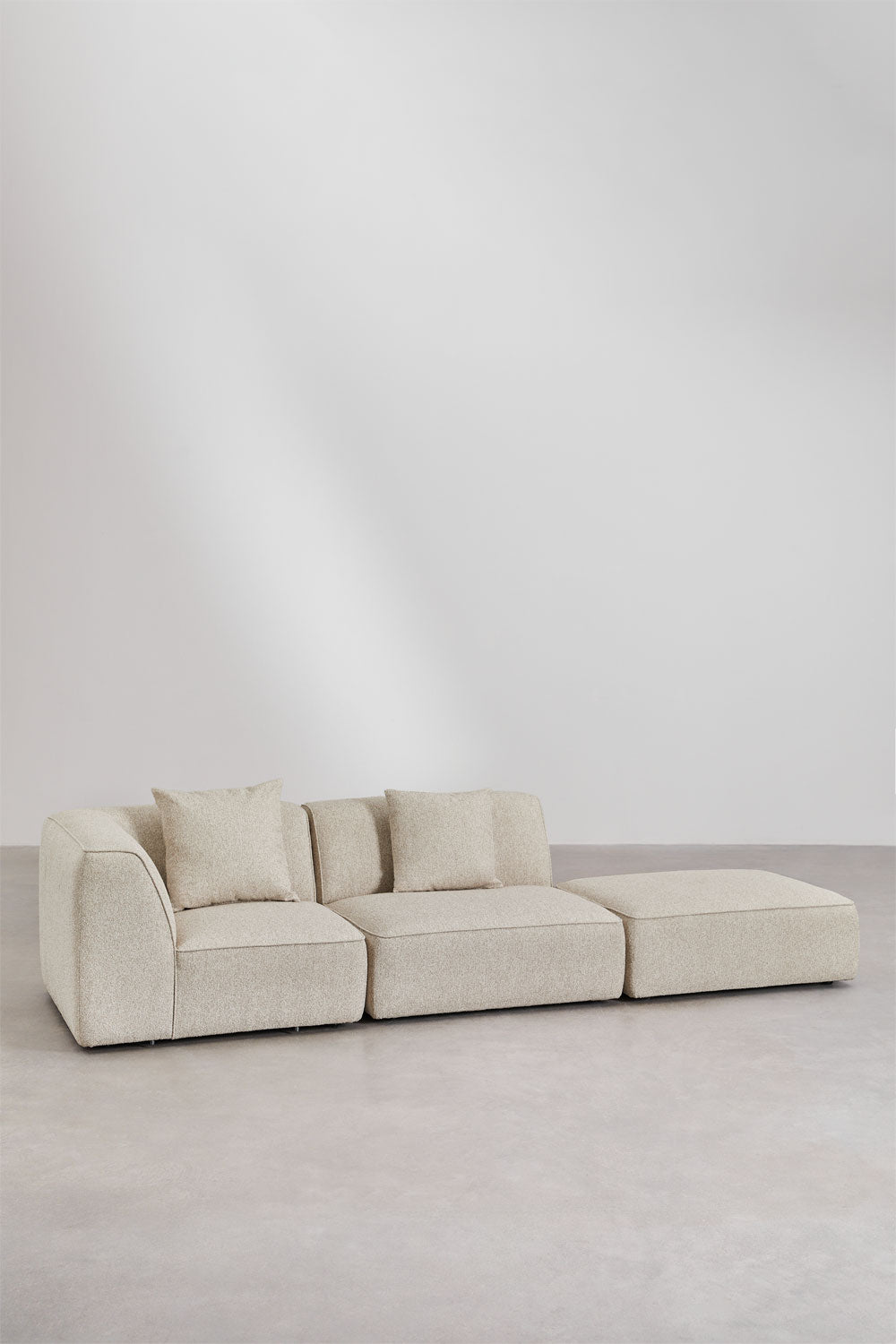 Modulinė kampinė sofa KARDENA su pufu – artimas planas
