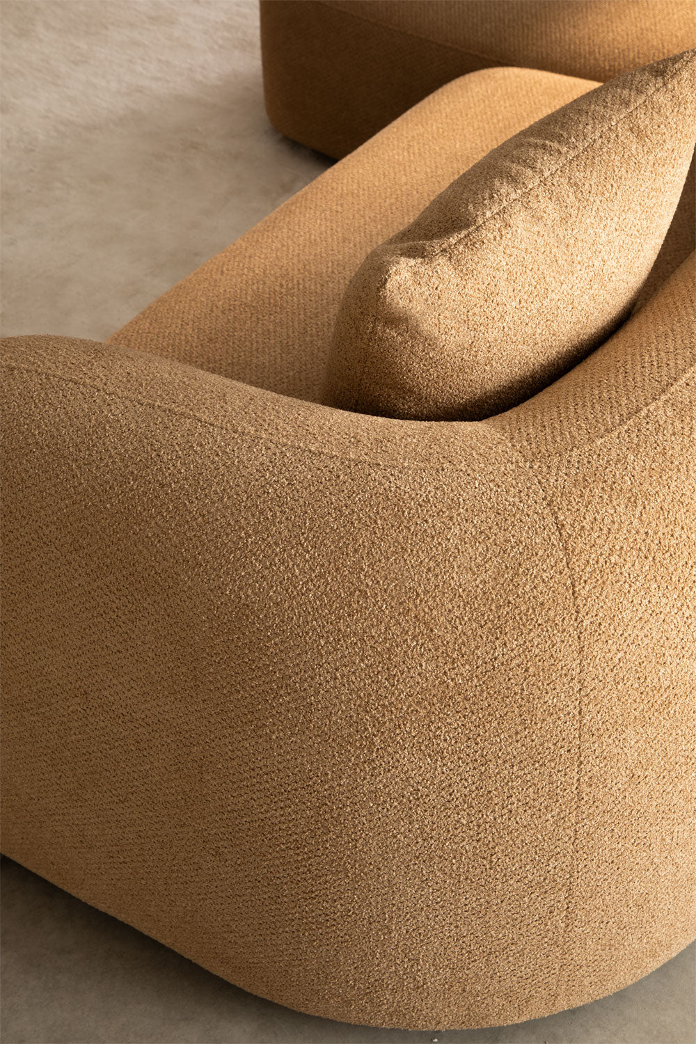 Modulinė sofa KOKONA su kairiuoju gultu – artimas planas