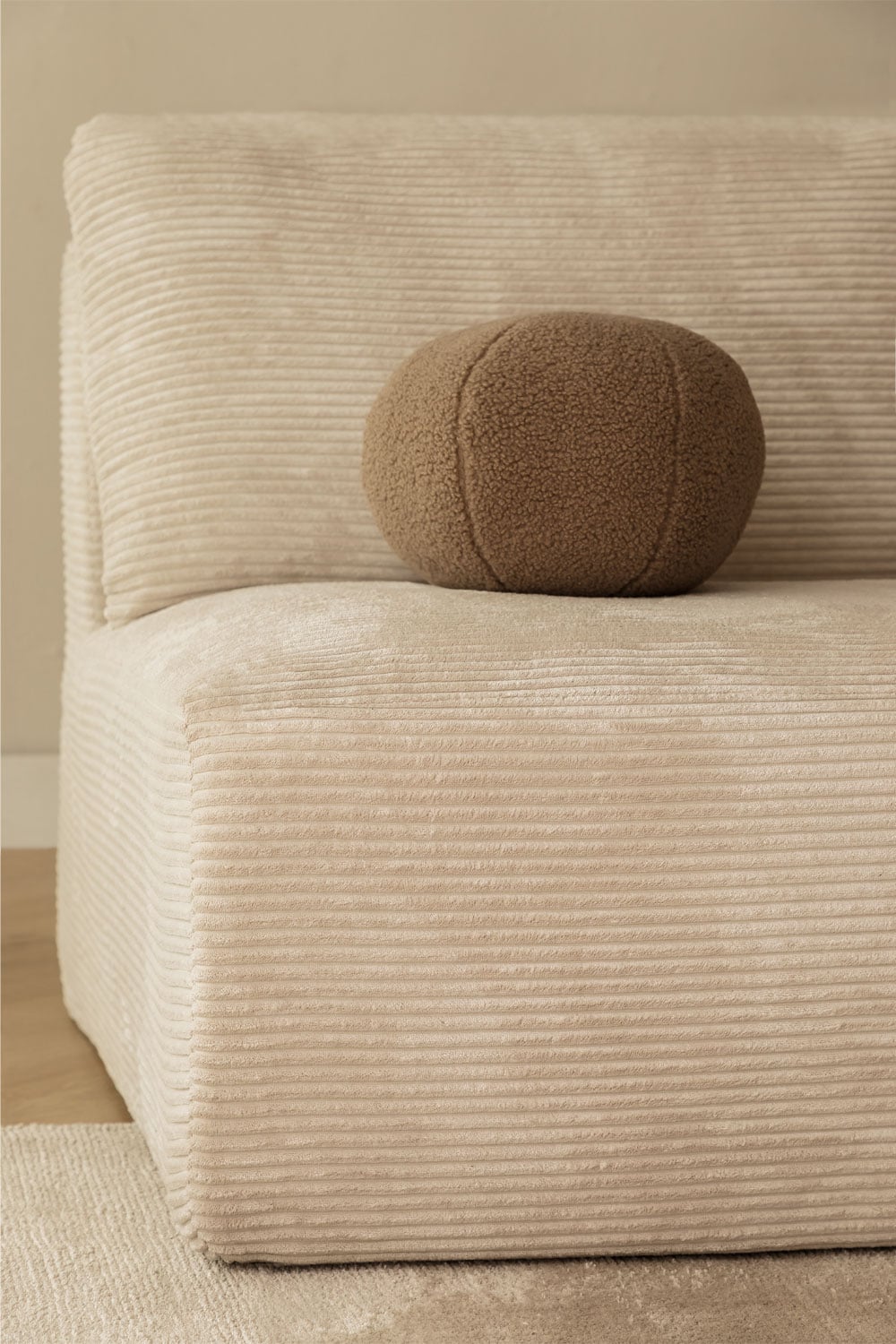 Modulinė sofa TEMPLENA namų aplinkoje