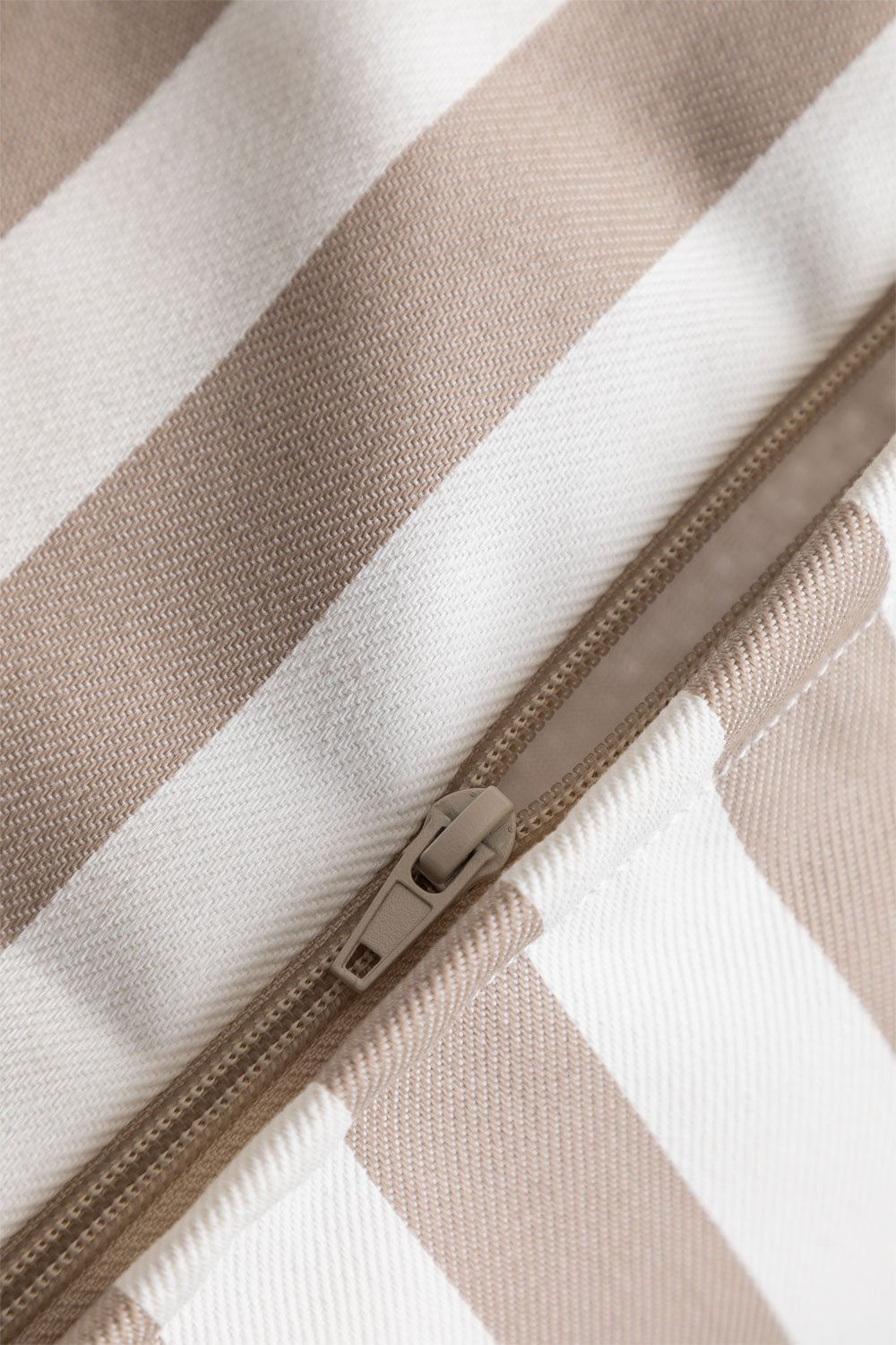 Lauko fotelis KARIO, lazdyno rudas