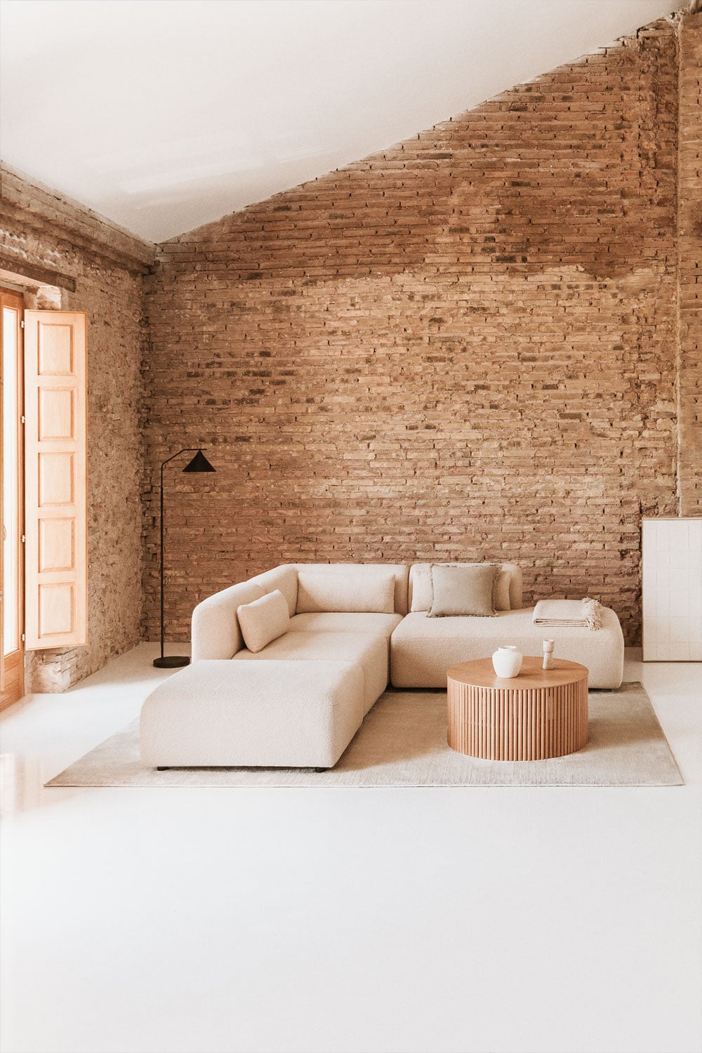 Kampinė sofa FOGLERA, kreminė šenilo