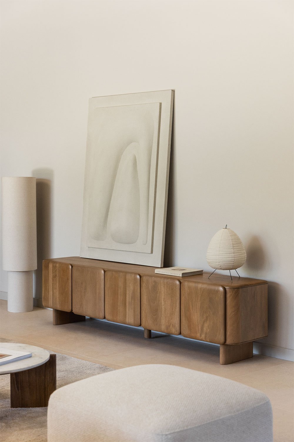 TV spintelė ZENEERO 215 cm iš mango medienos su soft close durelėmis