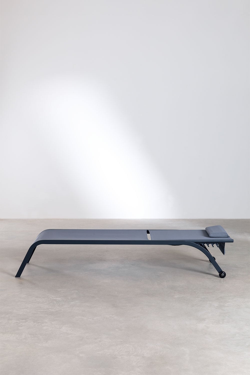 Outdoor lounger THERYS, graphite grey