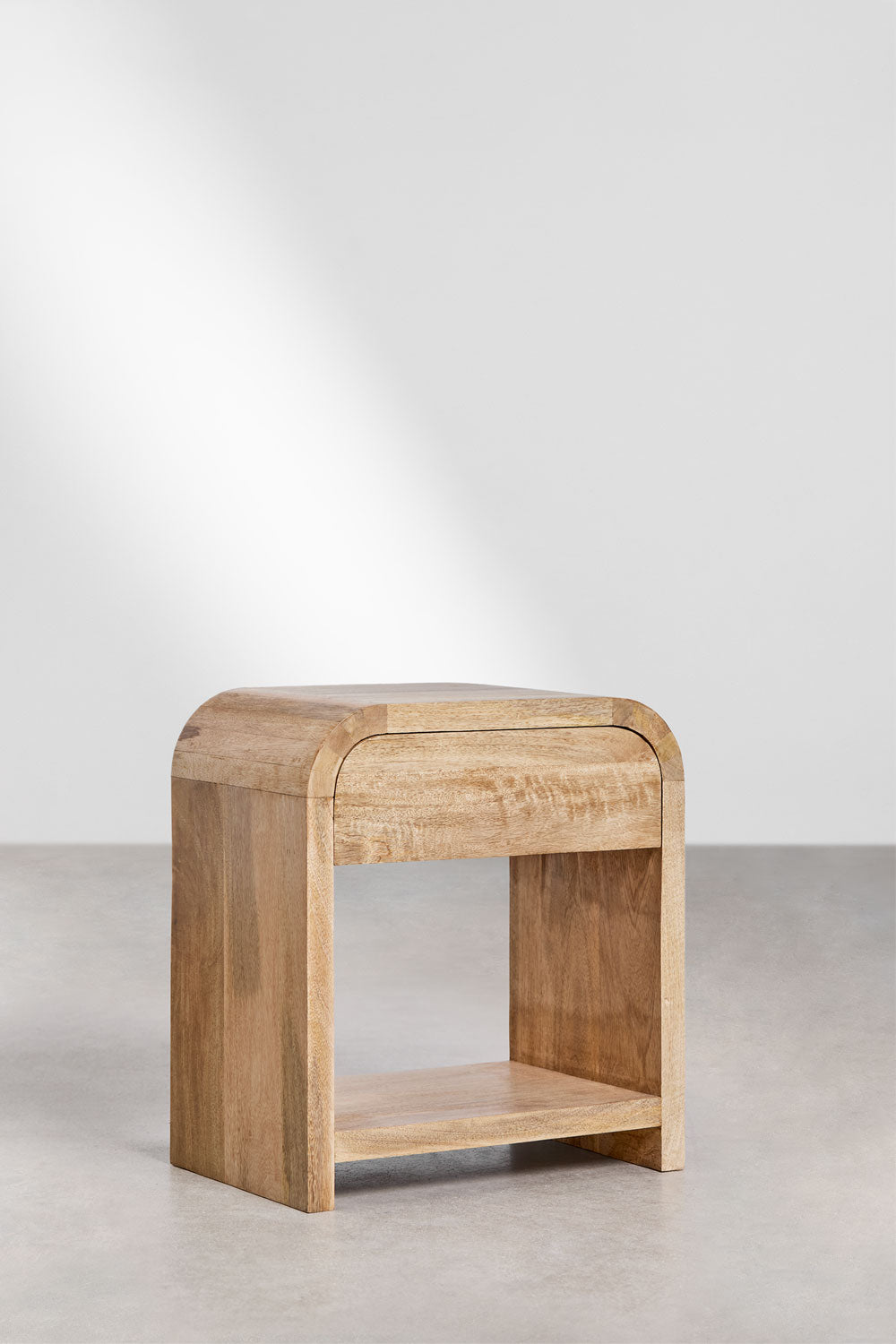Naktsgaldiņš JARAINO 45x30 cm, mango koks un MDF
