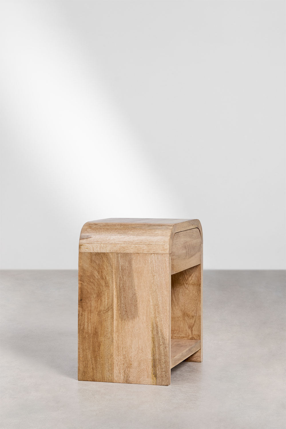 Naktsgaldiņš JARAINO 45x30 cm, mango koks un MDF