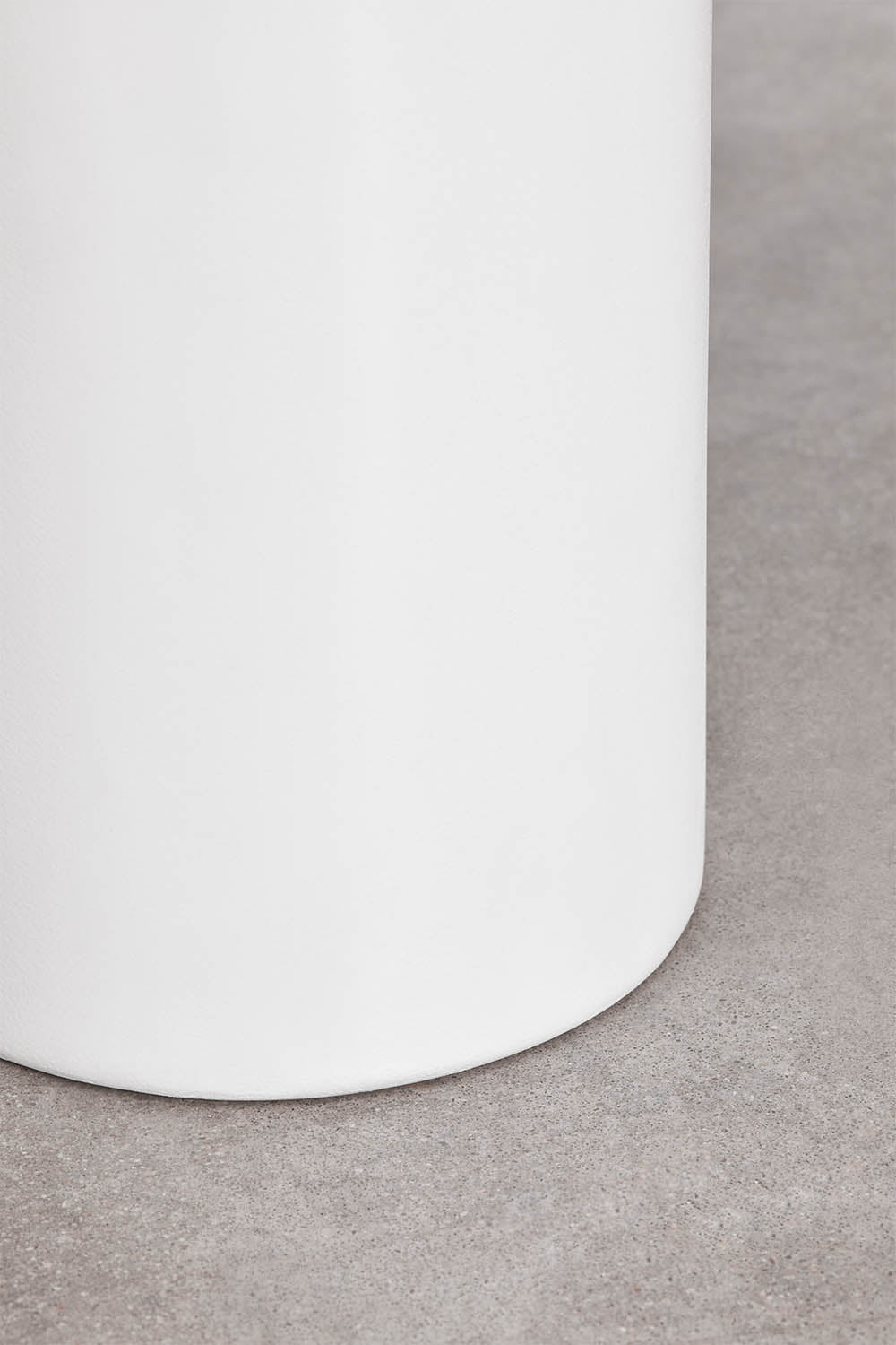 Naktinis staliukas NAVAARO Ø45 cm, cementas