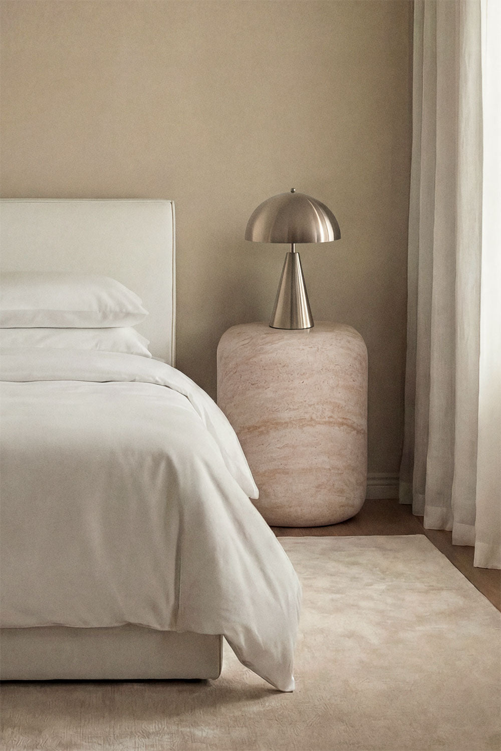 Bedside table ORVIURA Ø35 cm, cement