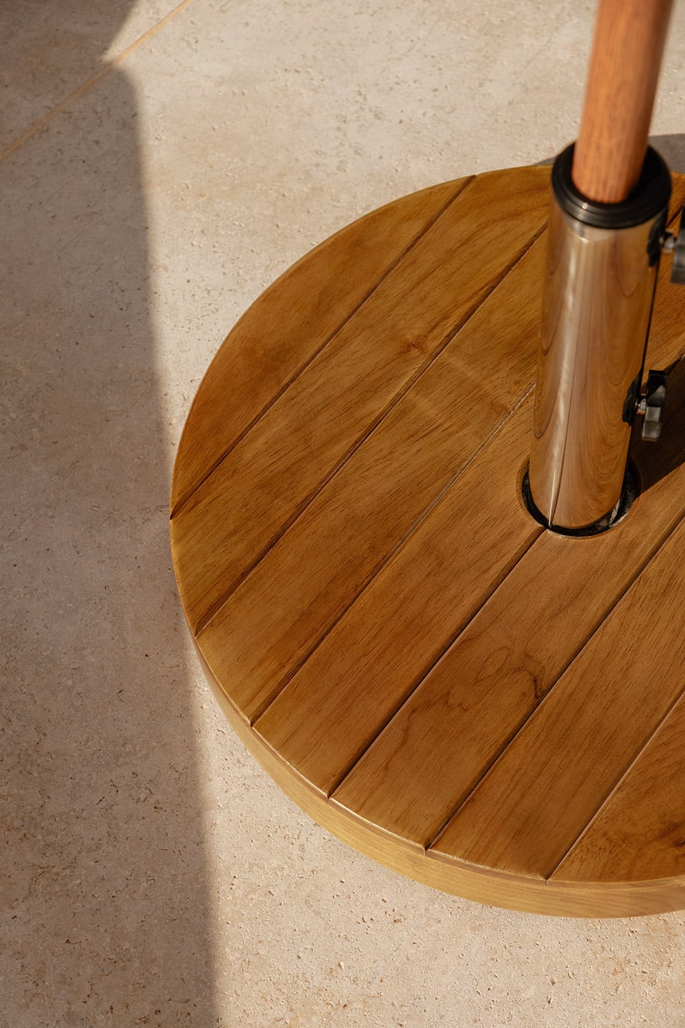 Outdoor umbrella base BASIO, rubberwood, round