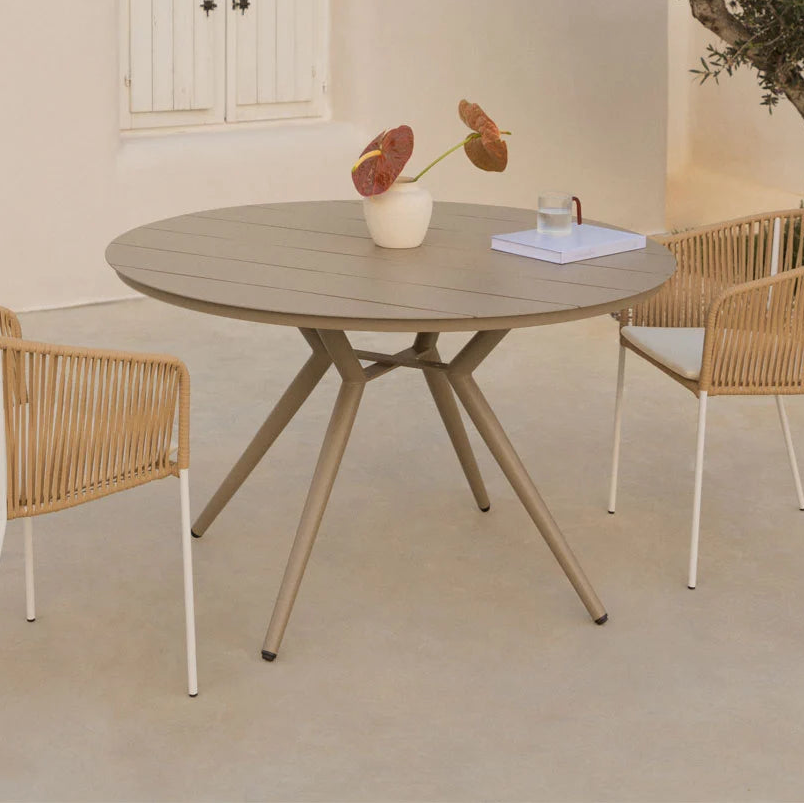 Round outdoor table VALERIE, mocha brown (2 variants)