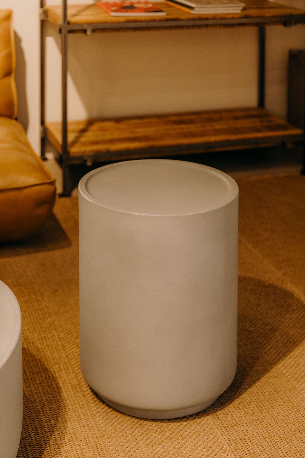 Šoninis staliukas DKISAA, cementas