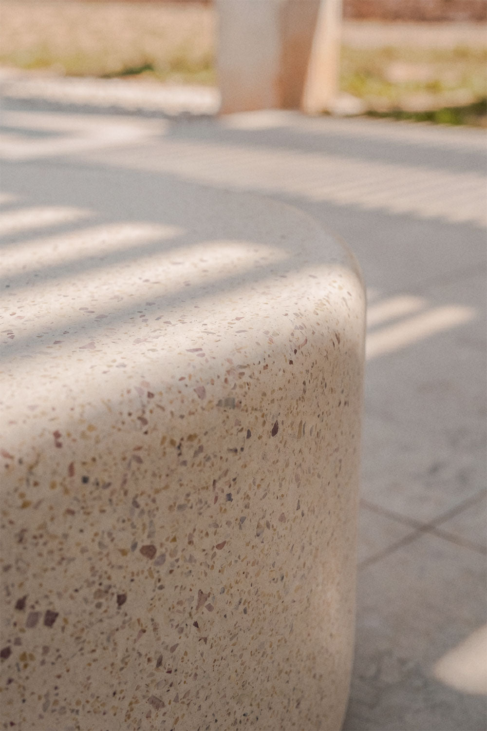 Lauko staliukas TERRAZZO, bežinis