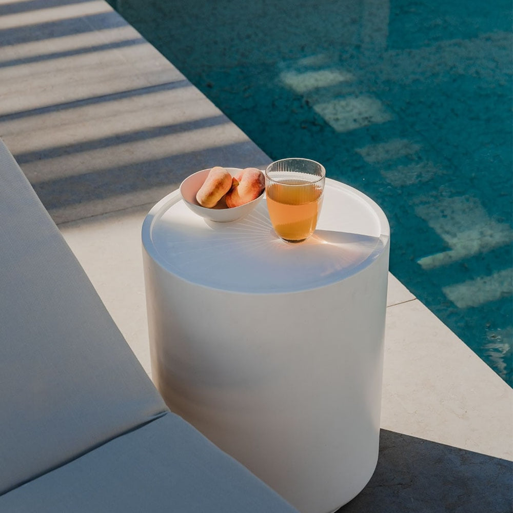 Round outdoor table CIMENTO, 35 cm, white