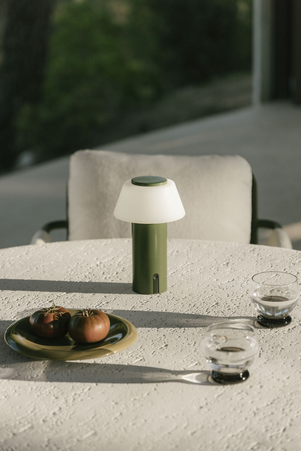 Round outdoor table BETONA, white concrete