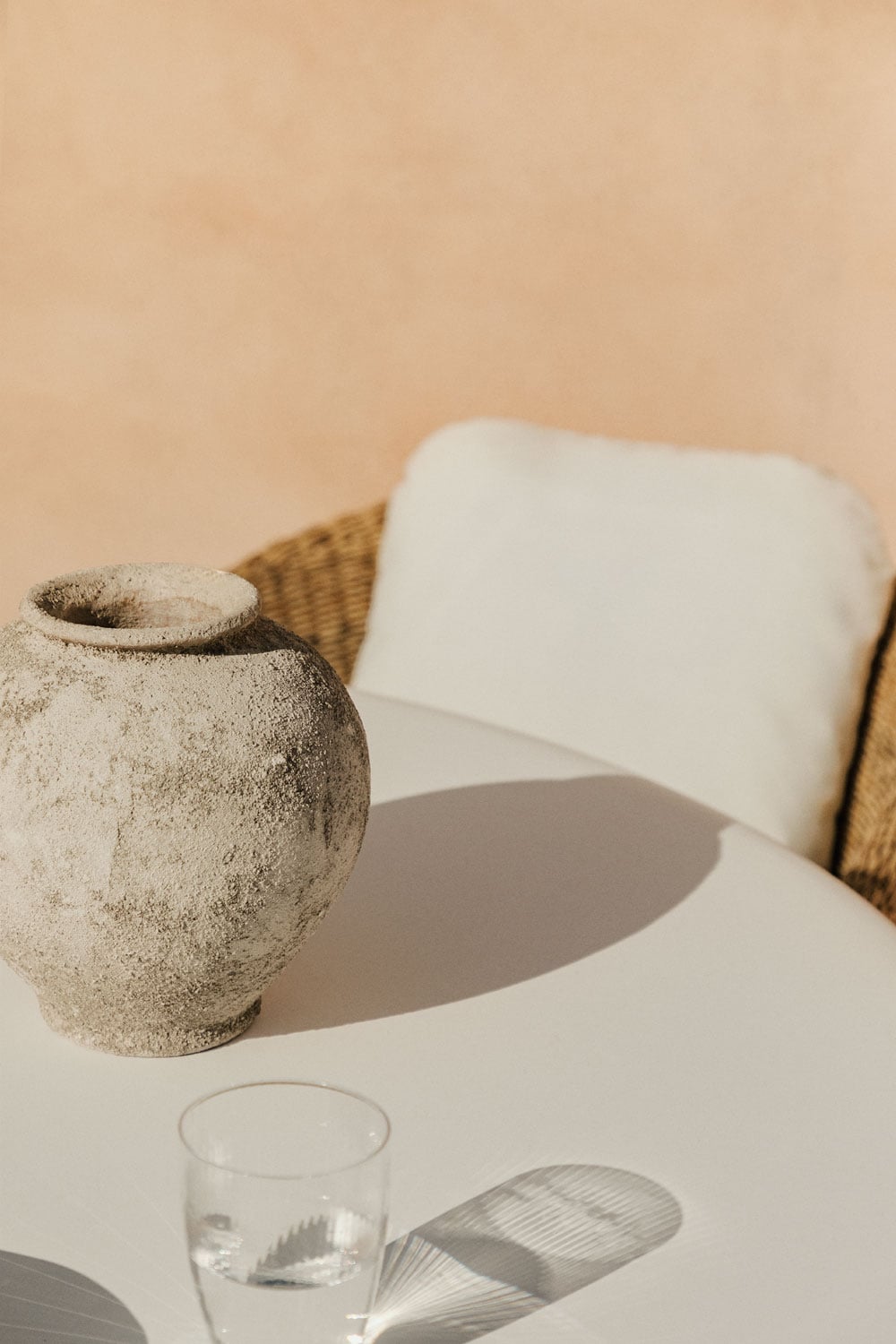 Apvalus stalas NAQUERCO, baltas (3 var.)