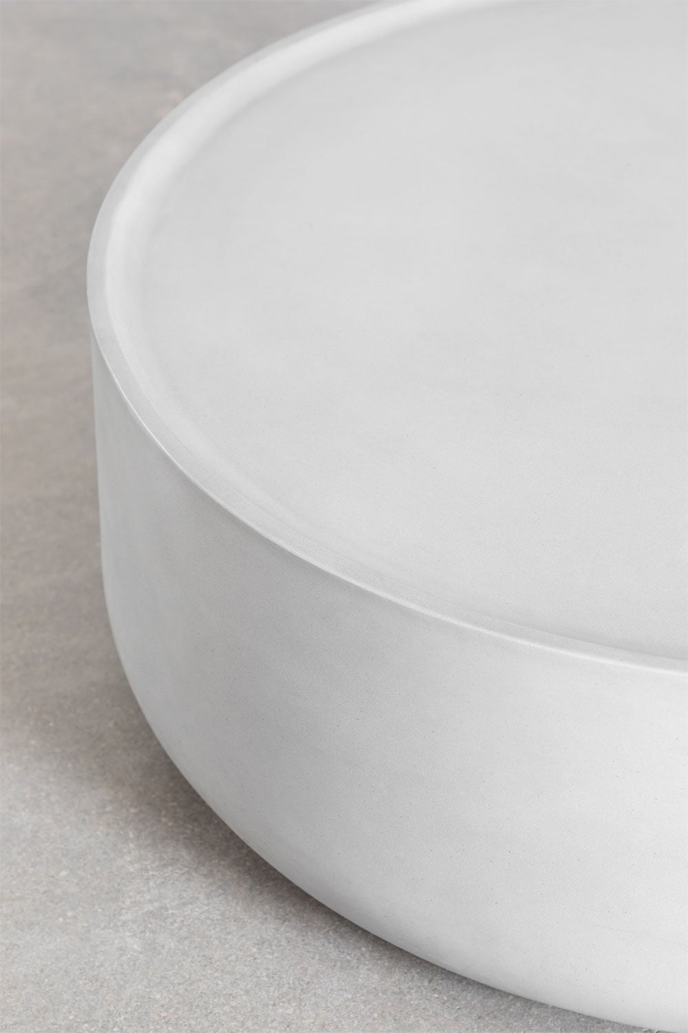 CIMENTO round cement outdoor coffee table, sand grey