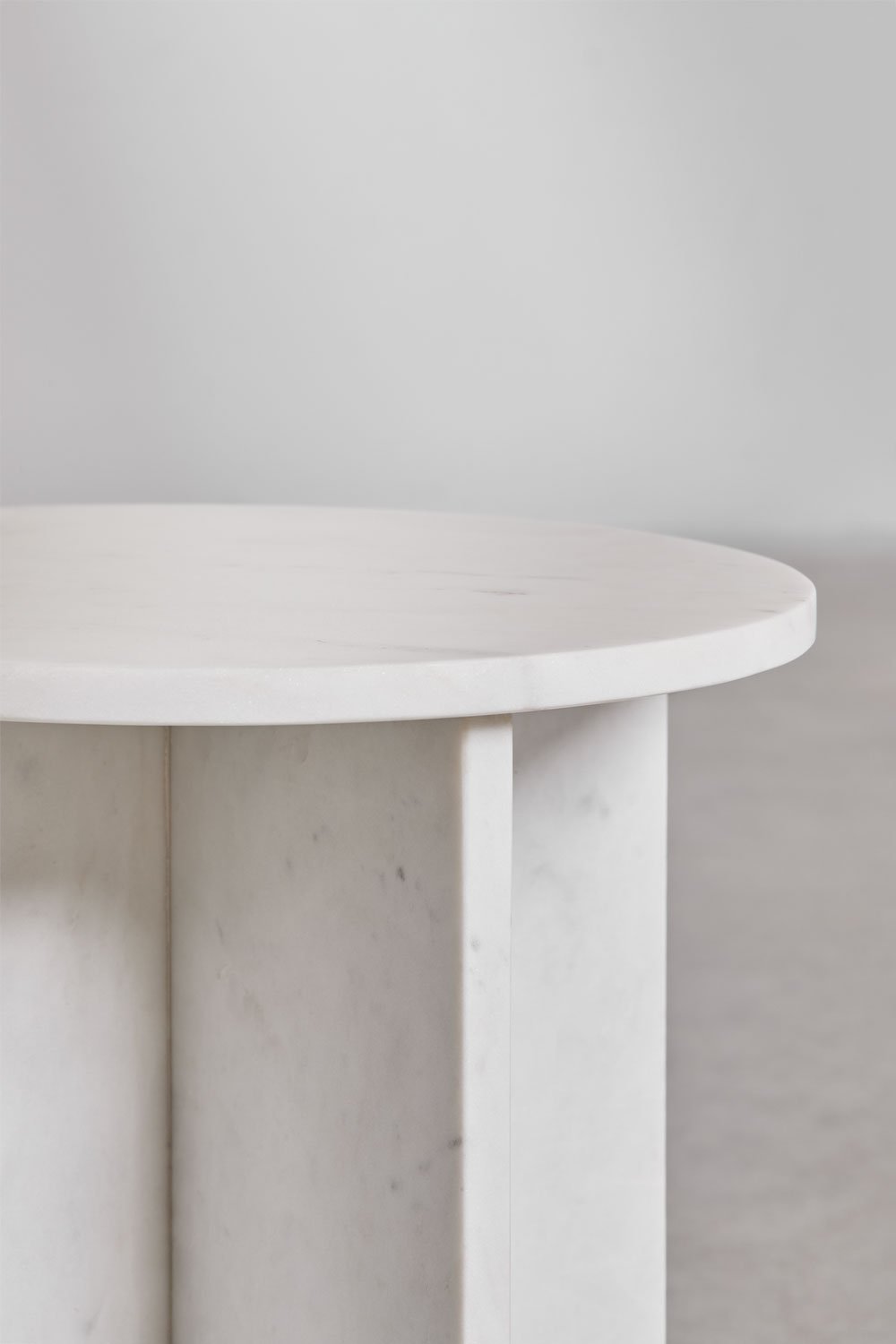 Apvalus pagalbinis staliukas MKUSIA, marmuro