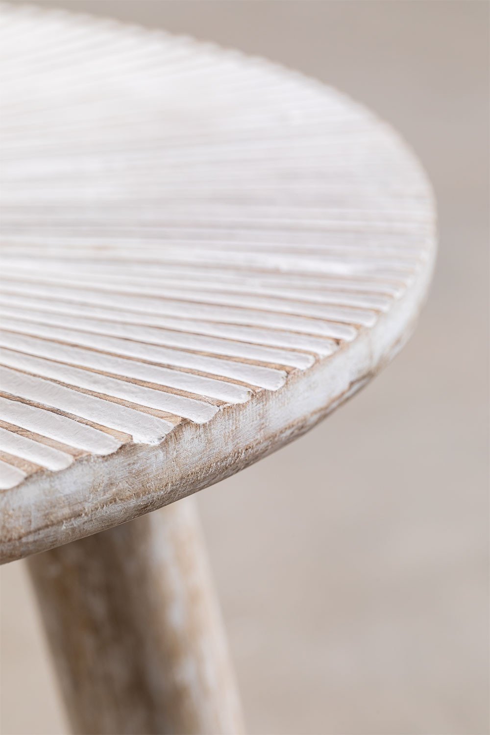 Šoninis staliukas NVUTIRA, mango mediena