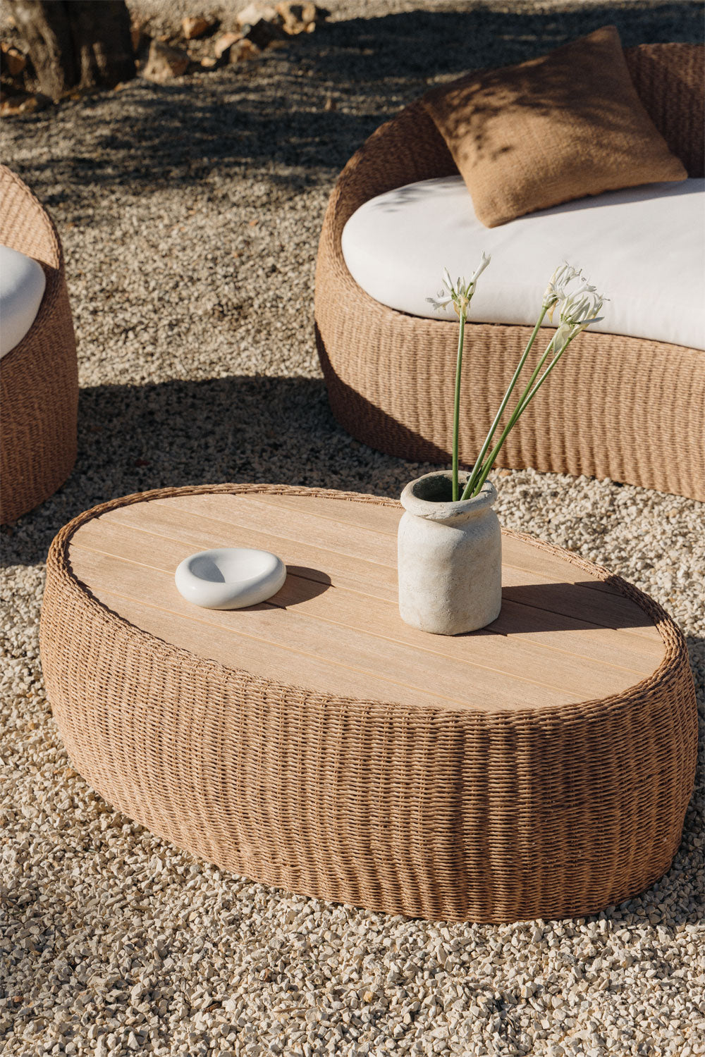BALI oval outdoor table, acacia