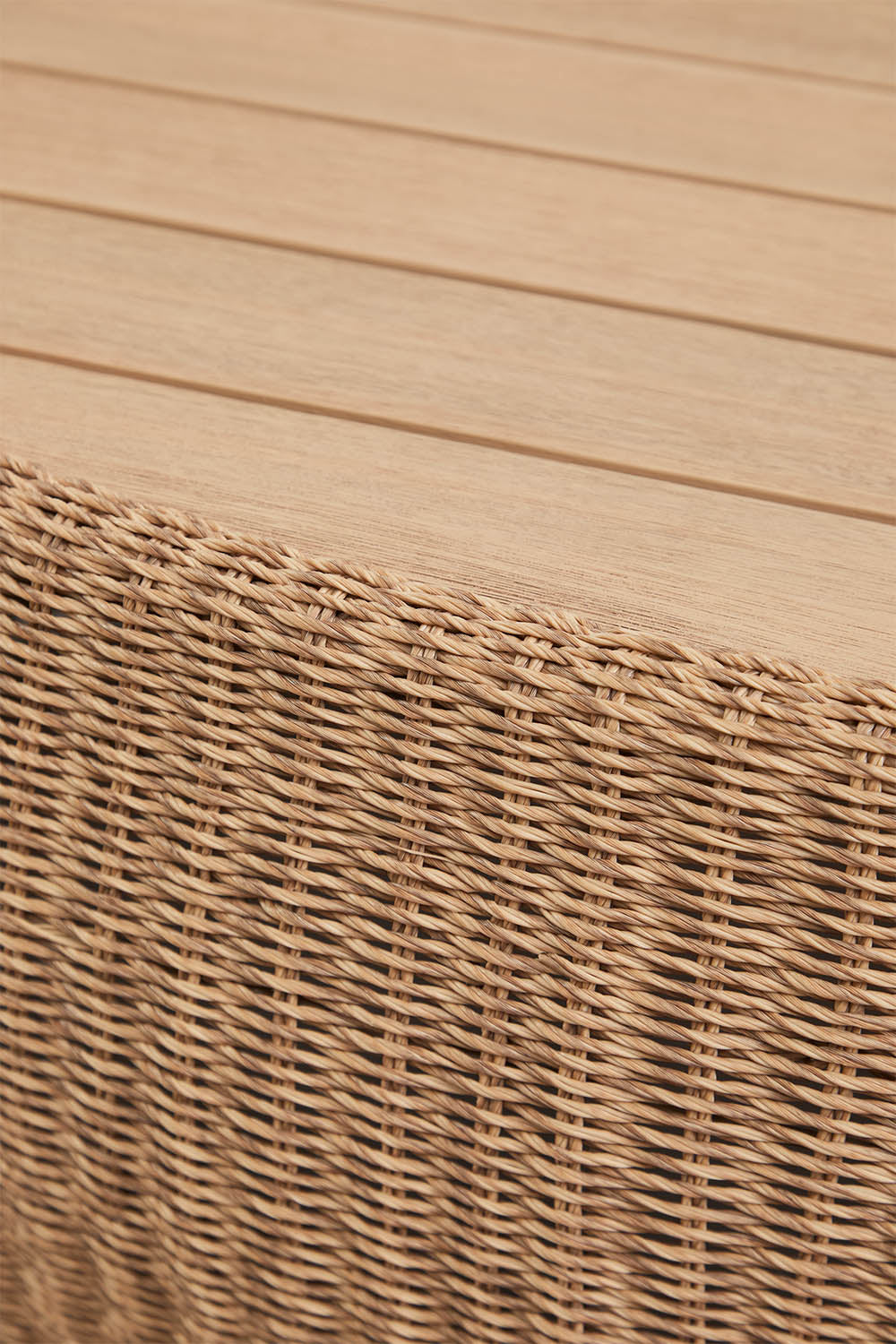 BALI oval outdoor table, acacia