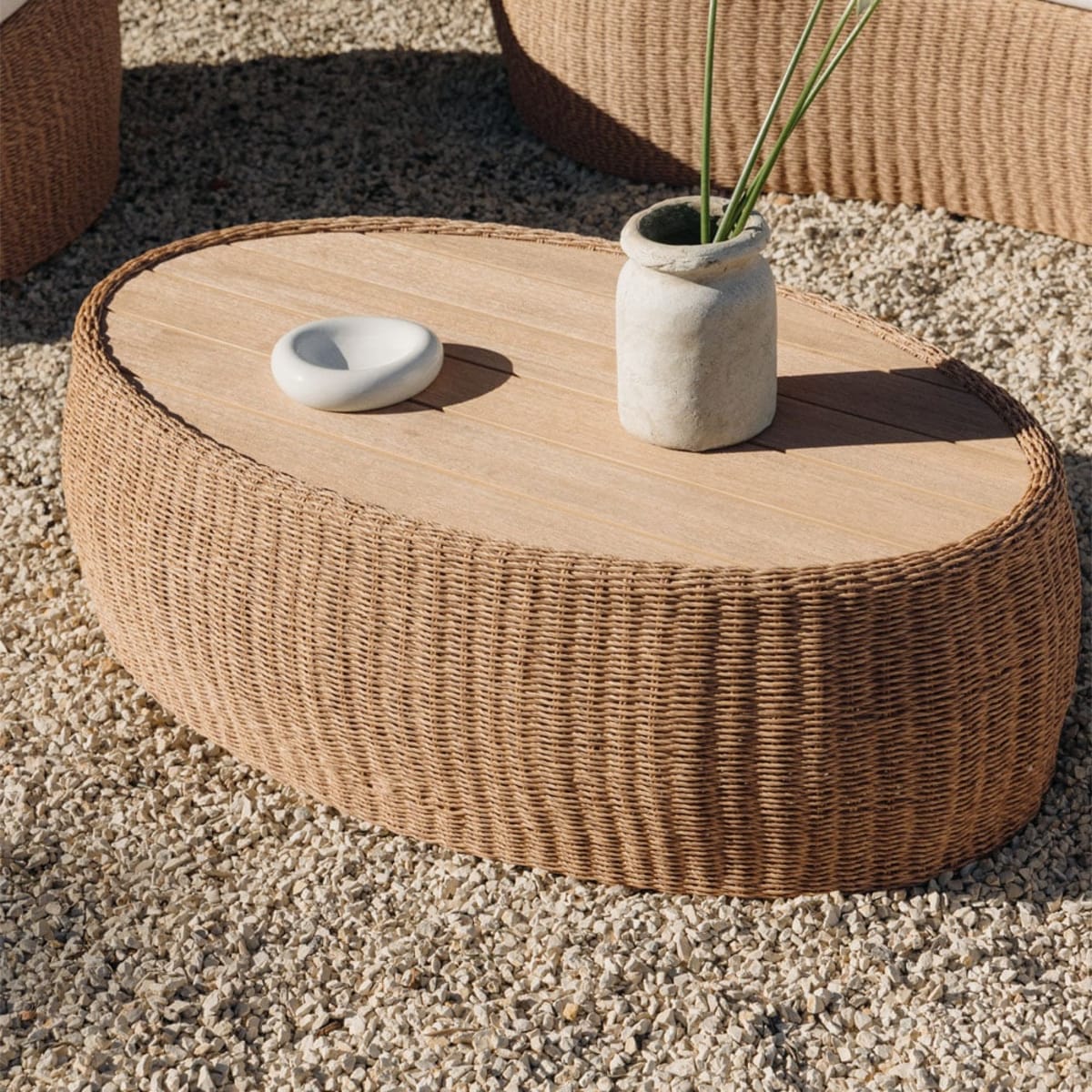 BALI oval outdoor table, acacia