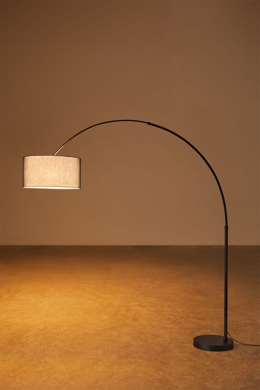 Āra stāvlampa VONERA, melna