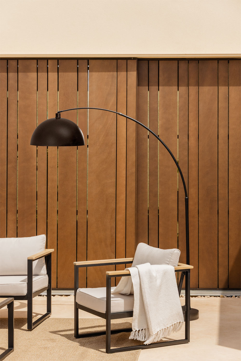 Āra stāvlampa LANTIS, melna