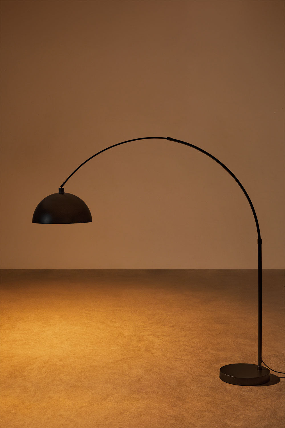 Āra stāvlampa LANTIS, melna