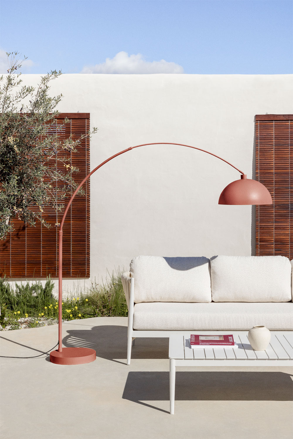 LANTIS outdoor floor lamp, red