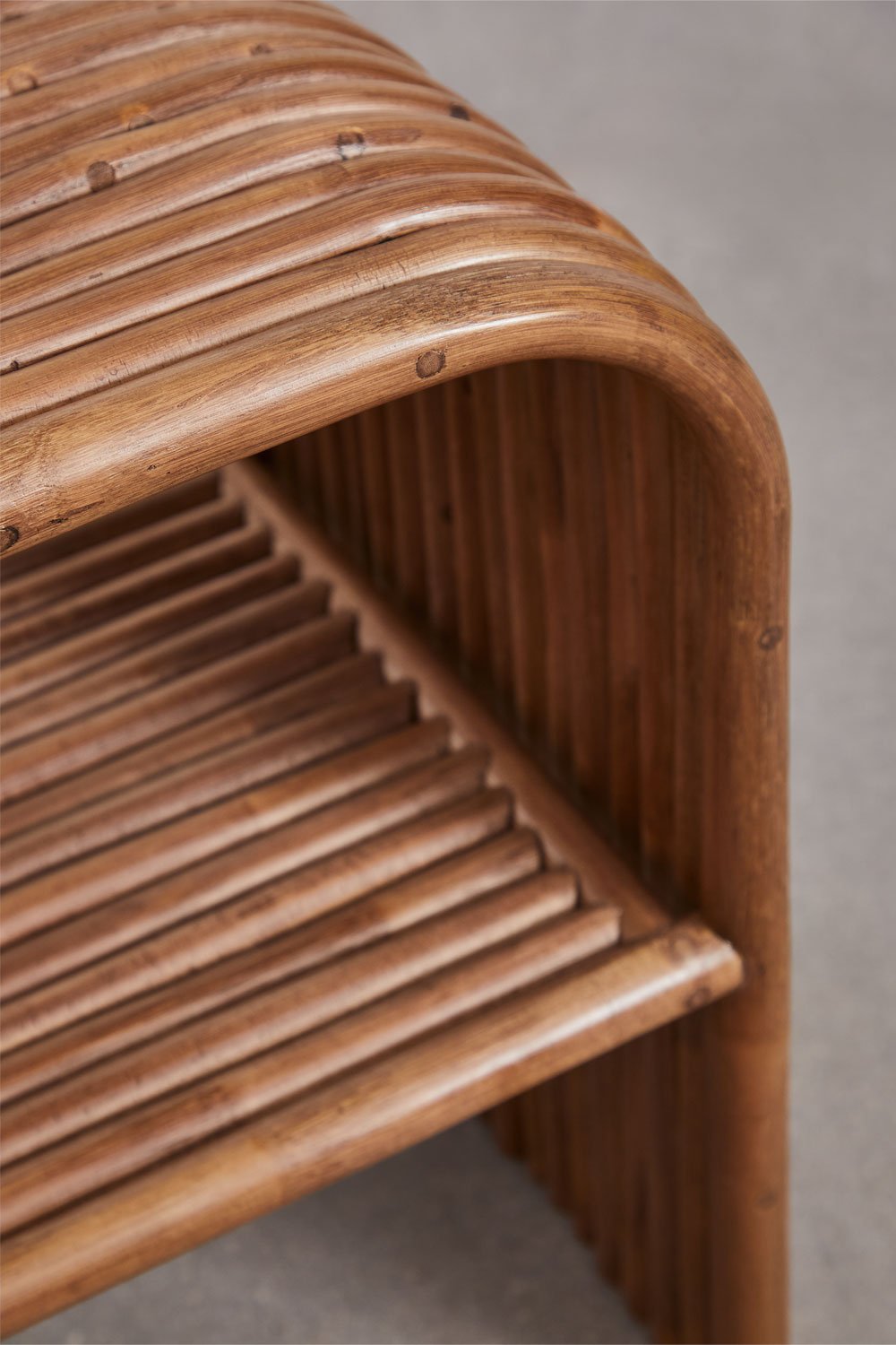 Šoninis  staliukas NTERU, rataninis