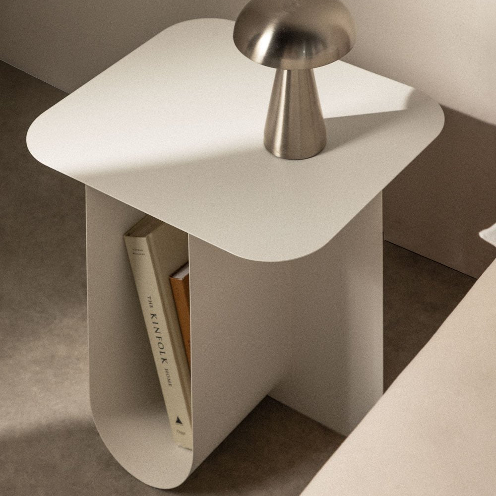 Šoninis staliukas NRAELA, juodas